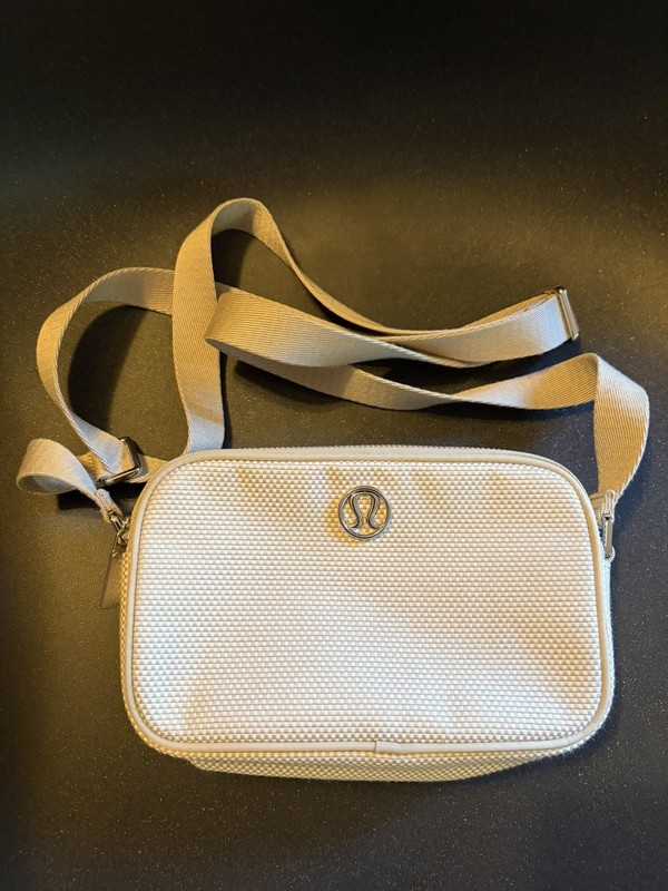 Lululemon Crossbody Camera Bag Canvas 2L White Silver Logo