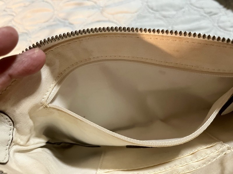 Vintage Fossil Crossbody Small Purse In White Leather Pre-owned Good Condition gallery