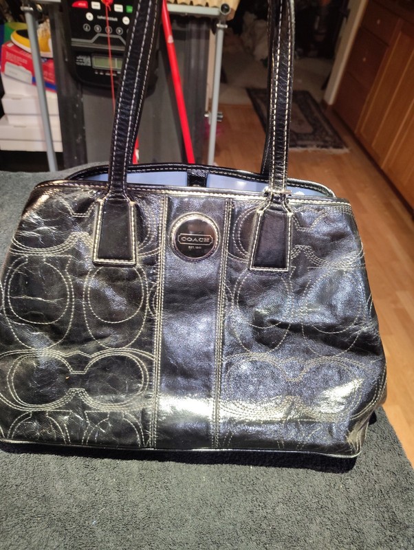 Vintage COACH Signature Black Patent Leather F15658 Carryall Handbag Kiss-lock