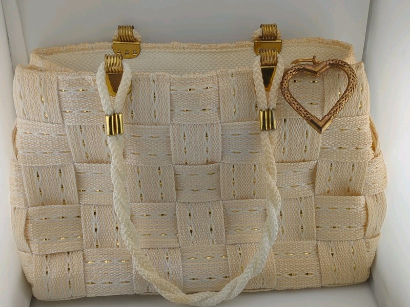 M&G Bertini Cream/Off White Woven Bag Woven Twisted Handles Italy w/ Gold Heart
