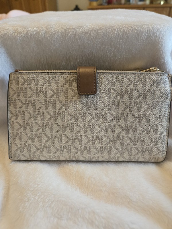 NWOT Michael Kors Jet Set Vanilla Signature Logo Double Zip Wallet 7 1/2 × 4 1/2 gallery