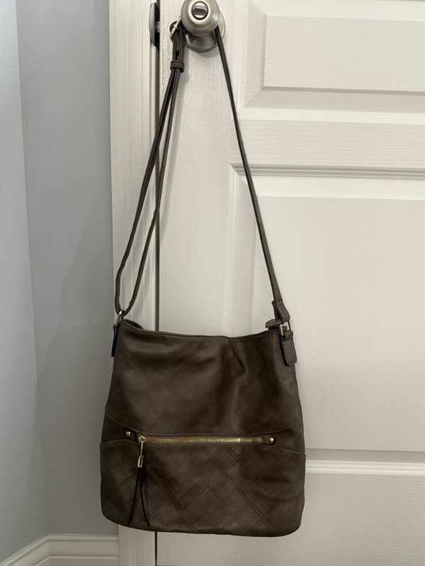 Brown Tote Handbag with Quilted Stitching and Zipper Closure