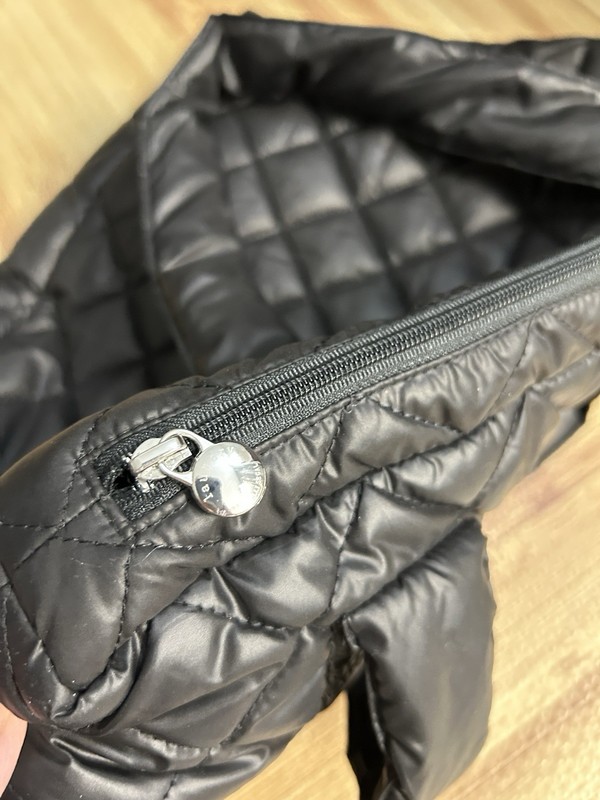 Laundry by Shelli Segal Black Quilted Tote Bag Puffer Handbag Lightweight Large gallery