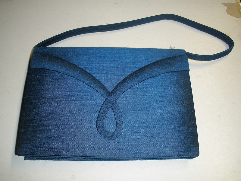 pure silk blue purse 7 3/4″ X 5 3/4″ (P6)