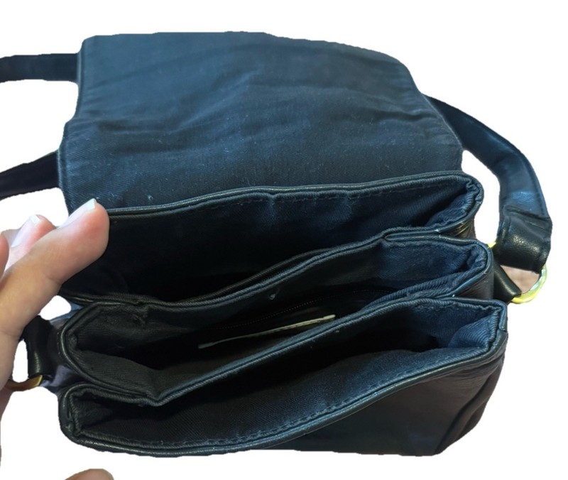 Worthington Black Leather Crossbody Bag Minimal Classic Everyday Purse Y2K gallery