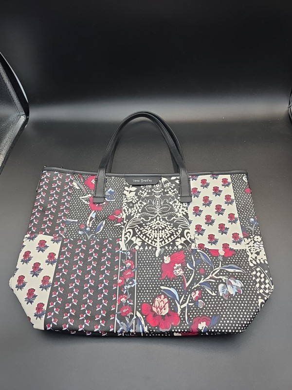 Vera Bradley Medium Every Day Tote Bag PERENNIALS PATCHWORK VBD-23 Red Black