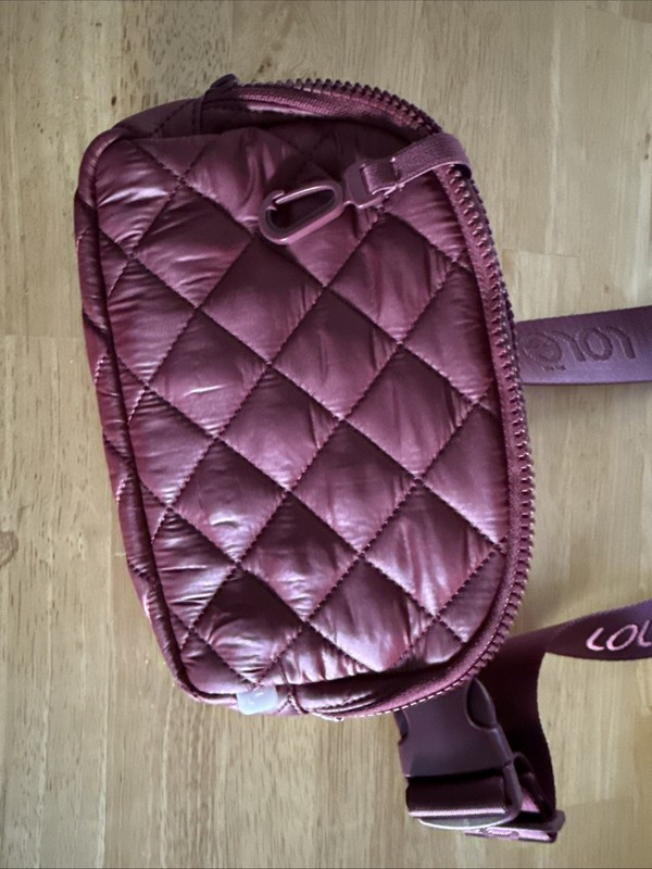 Lolë Quilted Crossbody Belt Bag Burgundy Wine Nylon EUC gallery