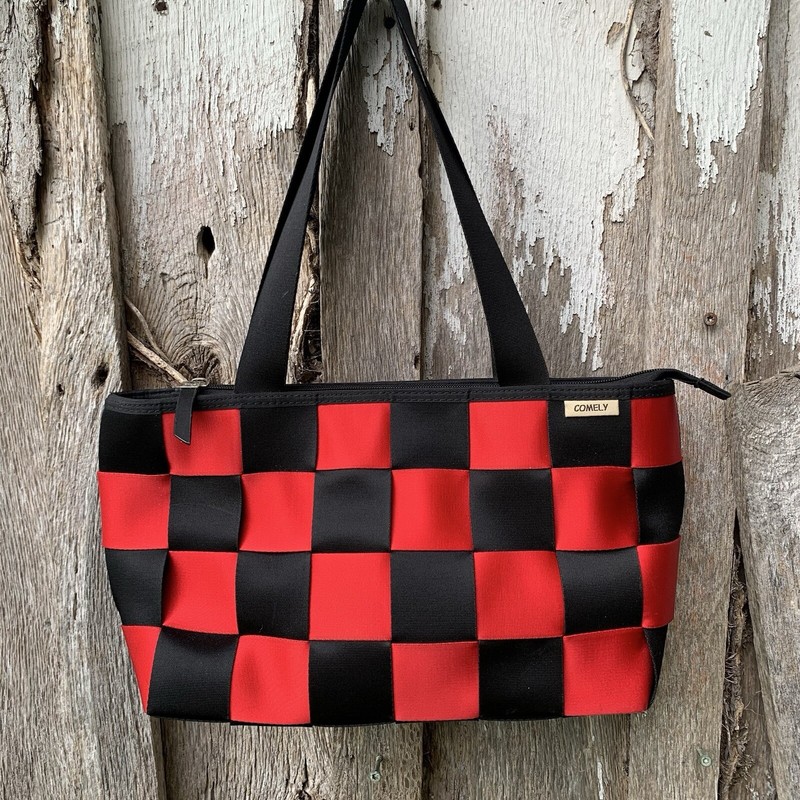 Comely Seatbelt Handbag Black and Red Woven Shoulder Bag Purse