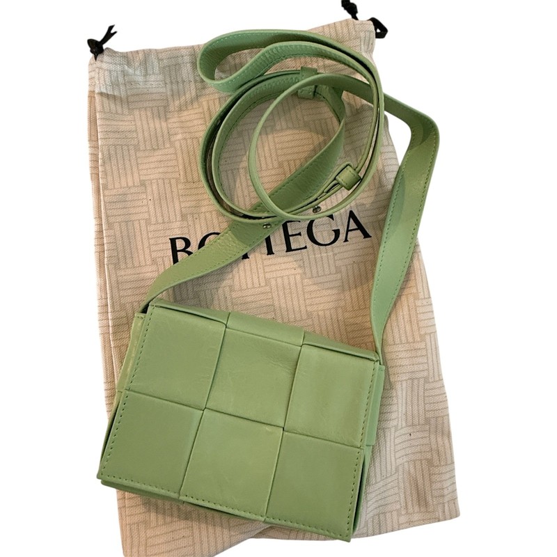 Bottega Veneta Cassette Wallet on Strap Anemone Green Lambskin Bag Crossbody NWT