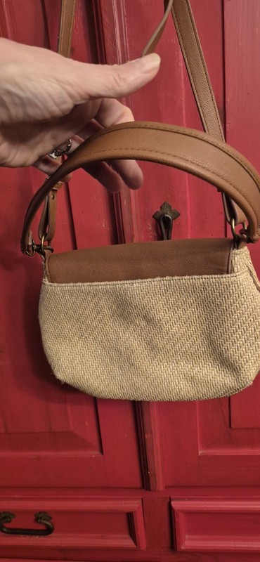 Frye and CO Bryce Crossbody Purse Cognac 2 Straps Adjustable NEW Brown Beige EUC gallery