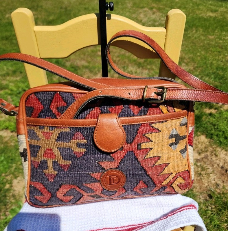 Wool/Kilim/leather crossbody purse Turkey. GUC Ivory, red, blue. Make Offer