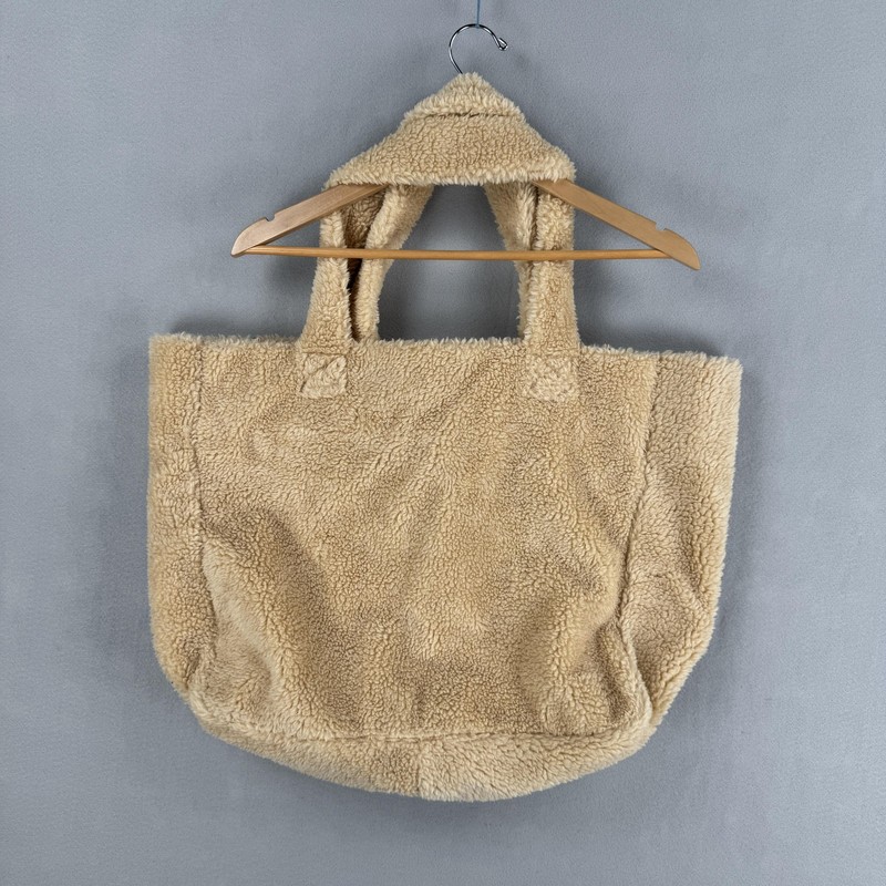 Alo Yoga Foxy Sherpa Tote Bag Beige Fleece Snap Pockets Embroidered Logo gallery