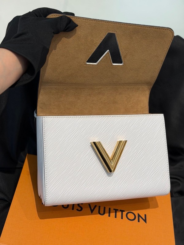 Louis Vuitton Pre-Owned Authentic Luxury Handbag White 23 bottom length gallery