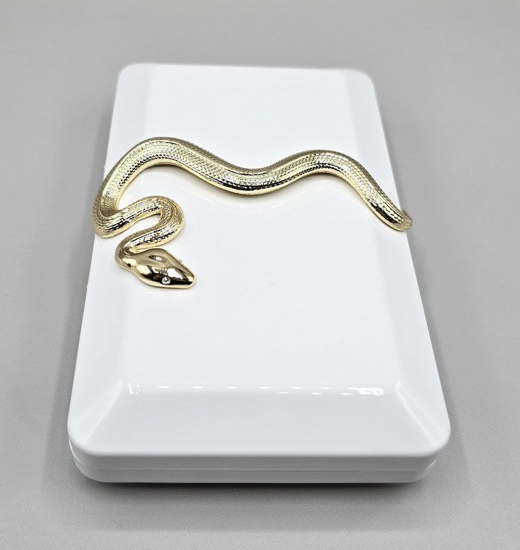 Kilian The Dawn Coffret Hard Case Metal Snake Clutch in White - New gallery