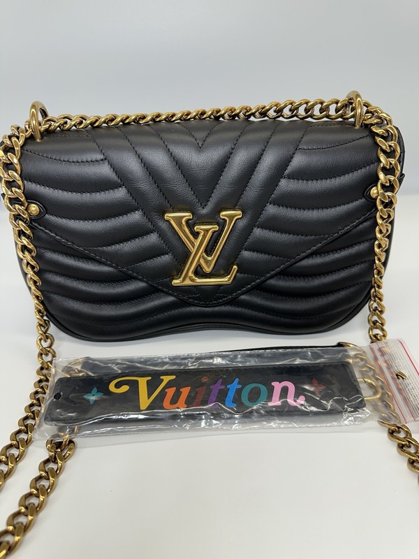 LOUIS VUITTON M51683 Wave Chain Bag Quilted Leather PM