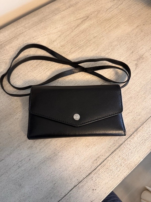 Crossbody Wallet/Phone Purse NWT Black Leather By Timberland