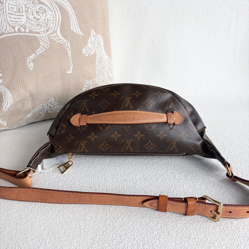 LOUIS VUITTON Monogram Bum Bag Shoulder Bag LV Auth (32*14*17cm gallery