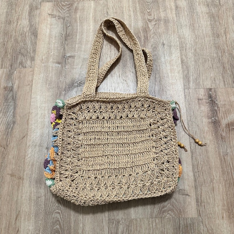 FADED GLORY | Boho Crochet Raffia Straw Floral Appliqué Tote Bag