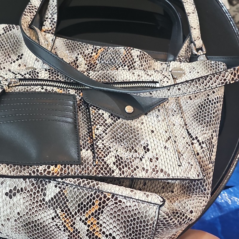 Calvin Klein 2 Bag Snake Print Crossbody Bag Zip Closure Adjustable Strap Silver