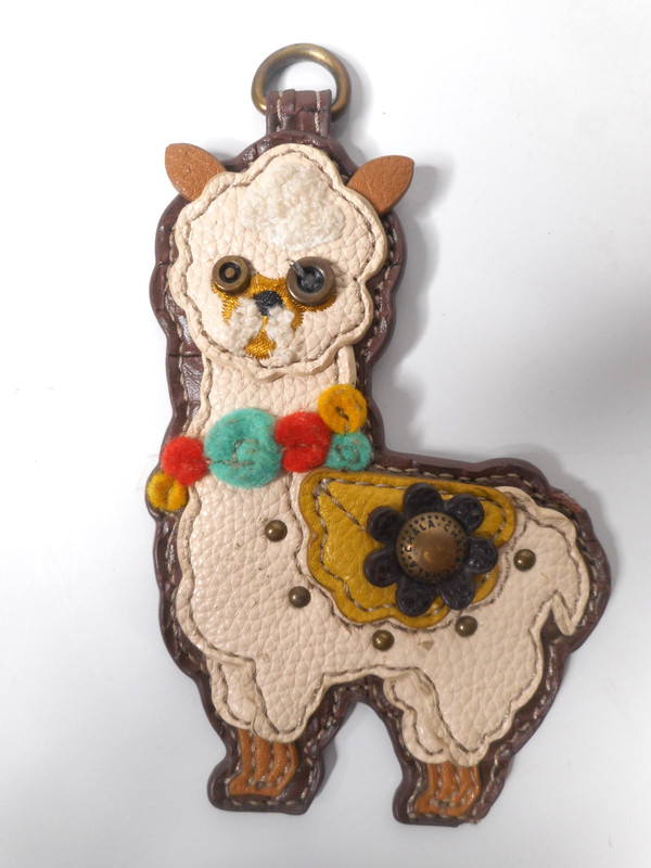 Chala LLAMA Key Fob Keychain Leather Cloth Metal 5 7/8″ T x 3 1/2″ W GUC