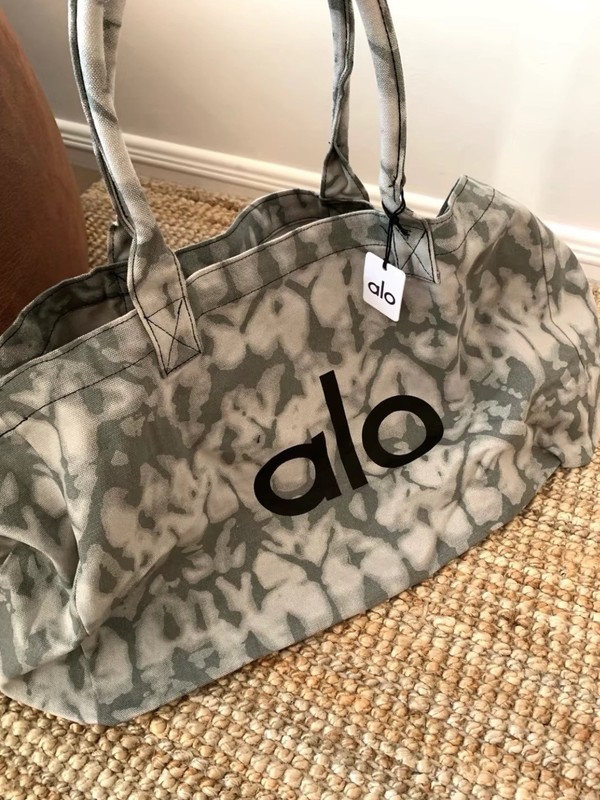 ALO Yoga Gray Tie Dye Large Canvas Tote Bag Gym Travel Carry-on NWT