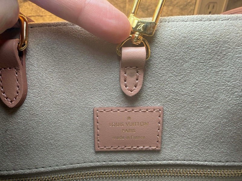 Louis Vuitton OnTheGo MM gallery
