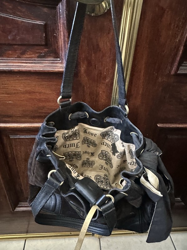 Juicy Couture Black Medium Bucket Bag, Drawstring Zip, Logo Bow Heart Charm gallery