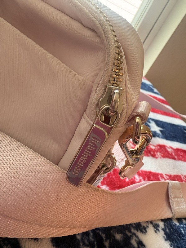 Lululemon Everywhere Crossbody 3L Large Metal Hardware - Downtown Tan/pink gallery