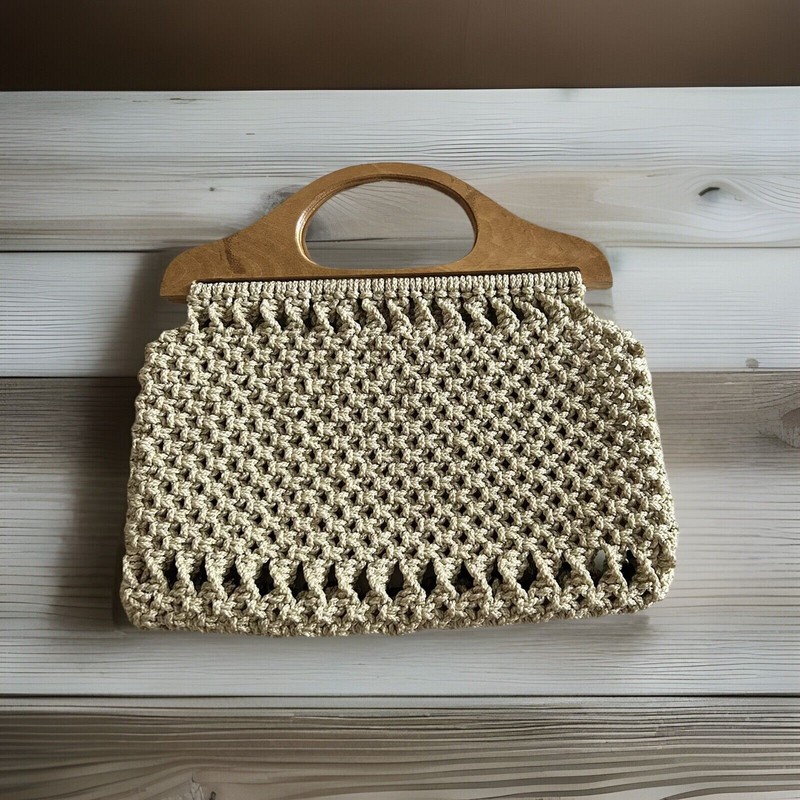 Vintage Collectible Small rope Handbag wood handles 14″ x 9.5″ flat bottom Beige