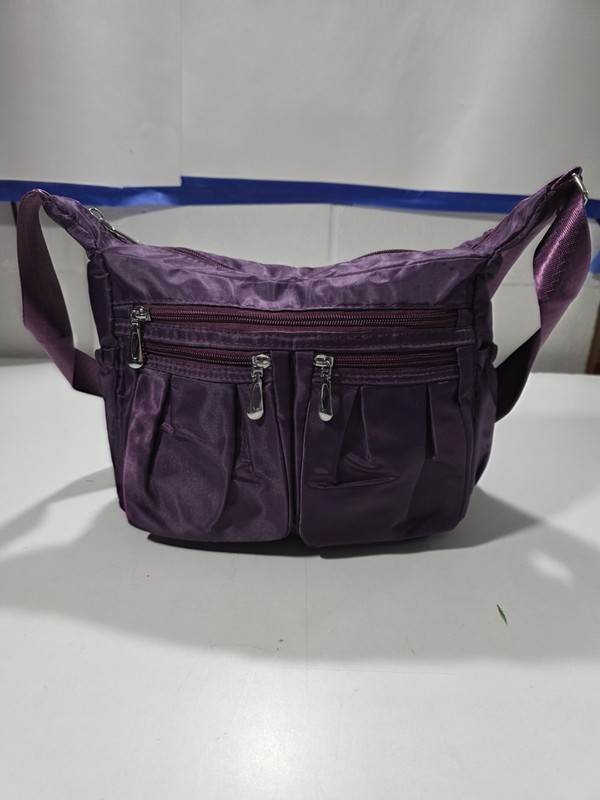 Unknown Brand. Purple Purse with 5 Pockets. New
