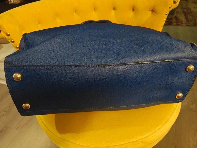 Genuine Michael kors large Hamilton Navy bag with extra strap gallery