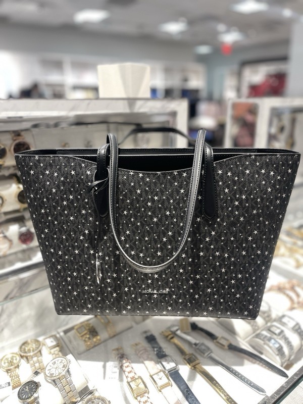 Michael kors Arden Large Printed Signature Logo Tote Bag NWT black with star