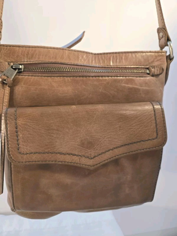 Sacs Brown Genuine Leather Purse Vtg Medium size 10in x 10in Crossbody EUC