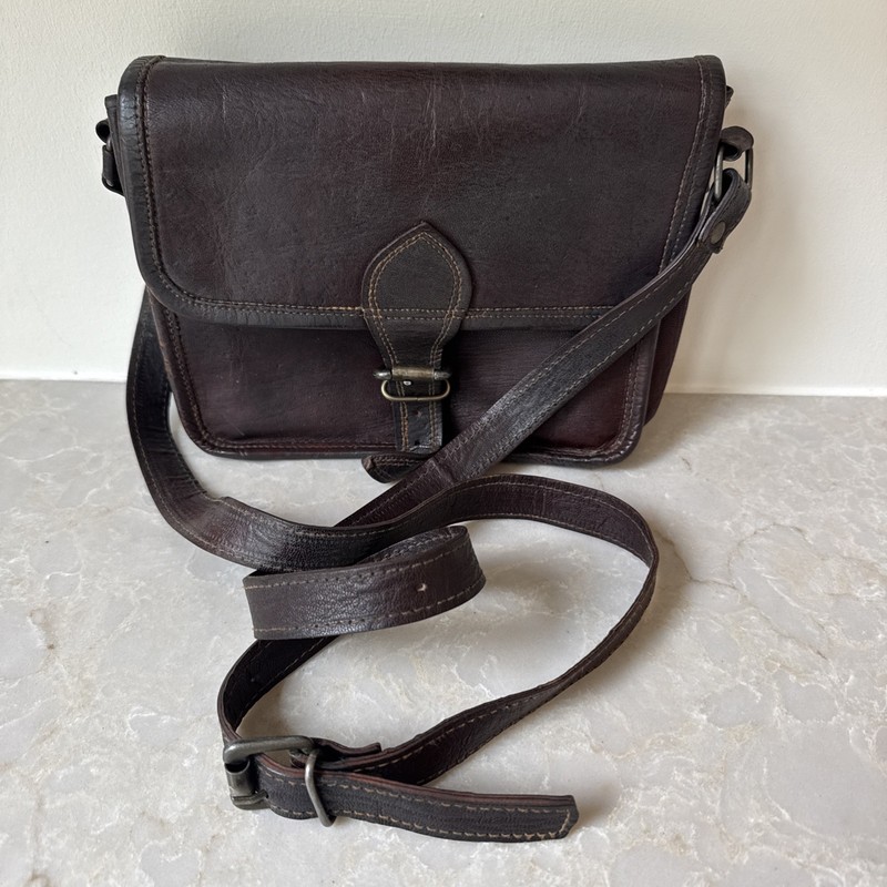 Cavalier Cross Body 1 Buckle Brown Leather 9 x 8 x 3 Messenger Bag Hand Made