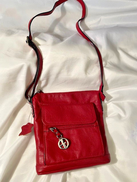 Giani Bernini Red Genuine Pebbled Leather Crossbody Bag, VGUC,H 10 in x W 9.5 in