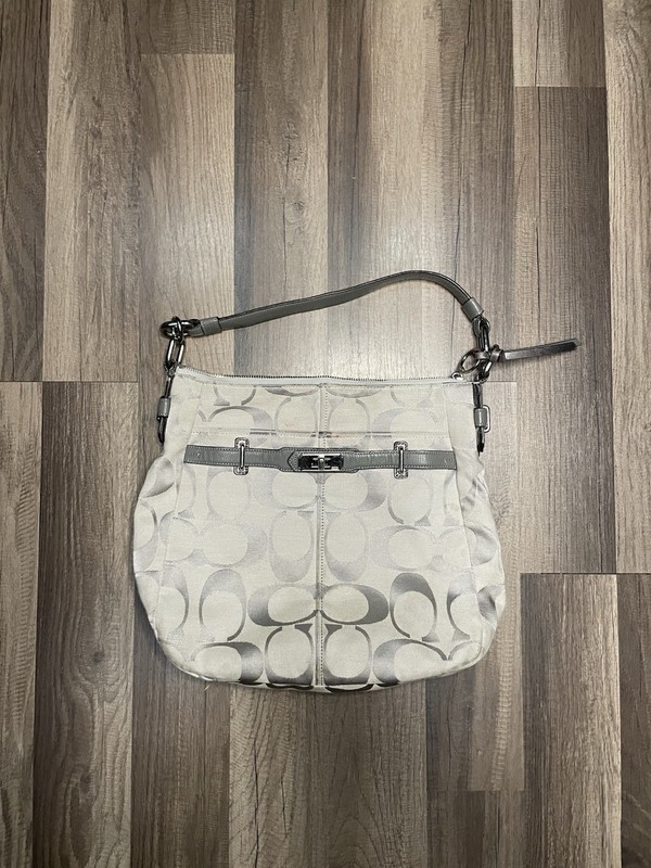 Authentic COACH Chelsea Ashlyn Signature C’s Shoulder Bag Purse Silver Gray