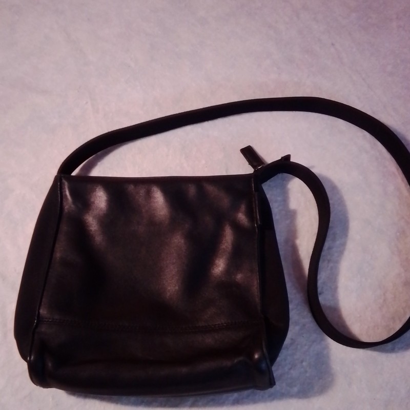 Black Shoulder Bag Zip Top Solid w/ Shoulder Strap Zipper Stitching Black Lining