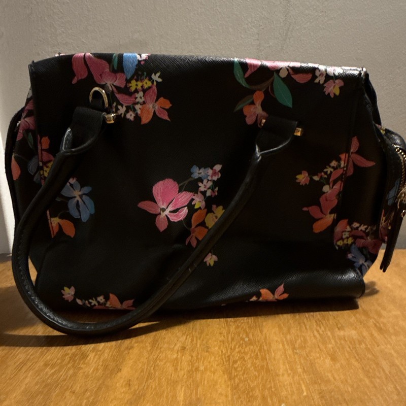 Kate Spade New York Black Floral Shoulder Bag Zip Closure