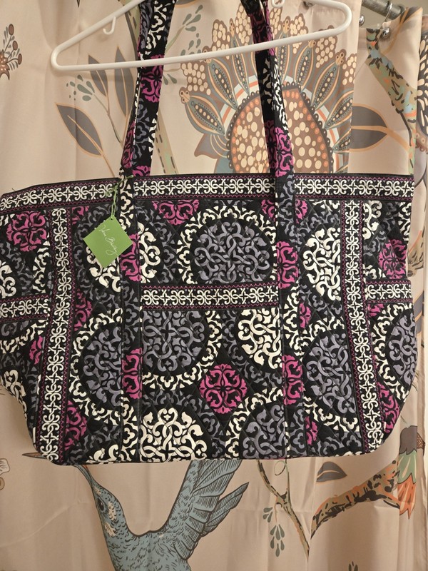 New Vera Bradley GET CARRIED AWAY TRAVEL XL Extra Large TOTE CANTERBURY MAGENTA