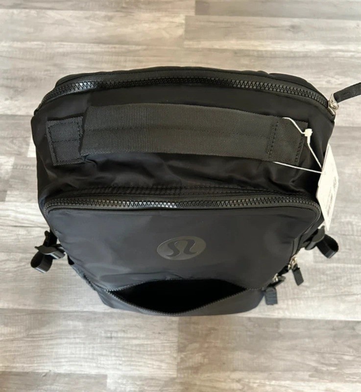 NWT Lululemon New Crew Backpack 22L Black *Updated gallery