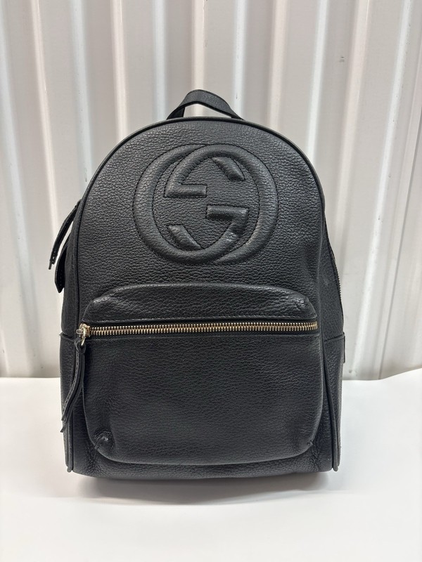 Gucci Soho Black Pebbled Leather Backpack Embossed GG Logo Zip Pocket Italy