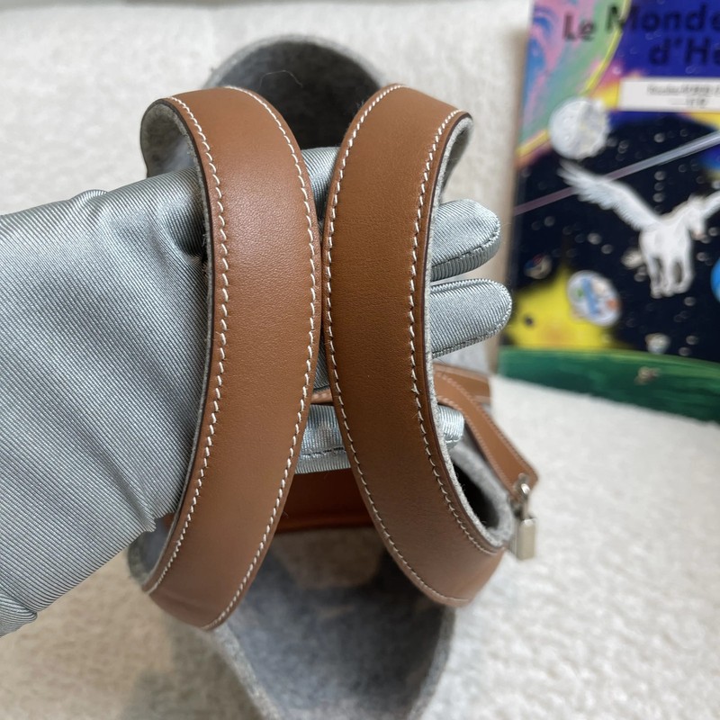 Hermes Picotin 18 Gold Brown Felt Leather Handbag Pre-Owned gallery