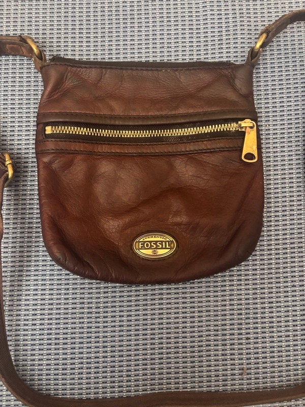 Fossil Explorer Brown Leather 8”x 8”Adjustable Crossbody Bag Zip Pockets Small gallery