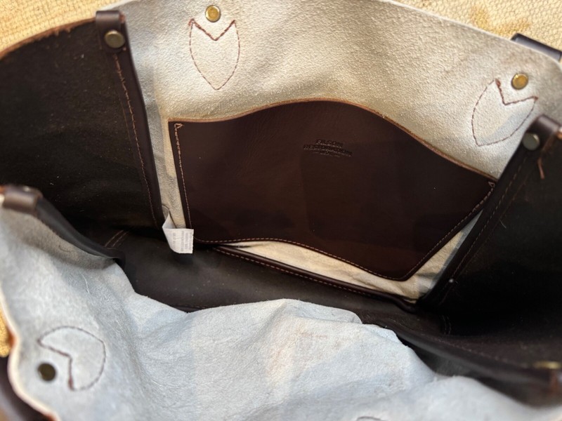 Filson Workshop Ranch Tote 20085335 - RARE - Cowhide Bridle Leather White Cow CC gallery
