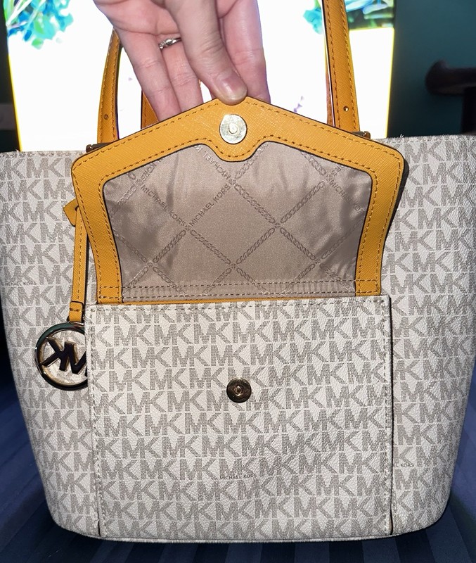 MICHAEL KORS Jet Set Medium Pocket Multifunction Tote Bag Sunrise gallery