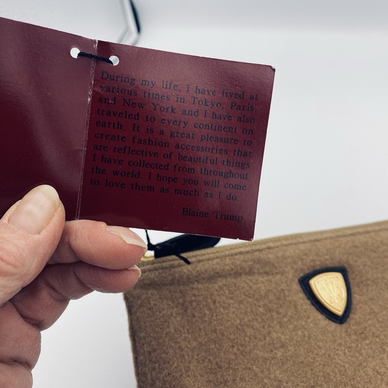 NWT Blaine Trump Beige Wool Bag Leather Corners Zippered Enclosure 5x7 Inches gallery