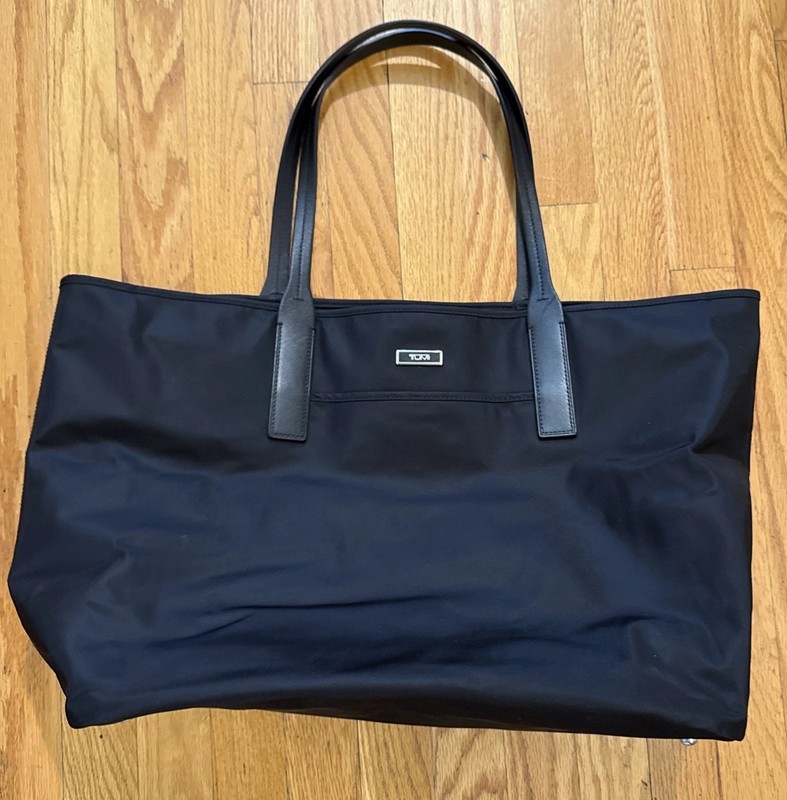 Tumi Voyager Black Nylon Tote Bag Leather Handle Full Zip