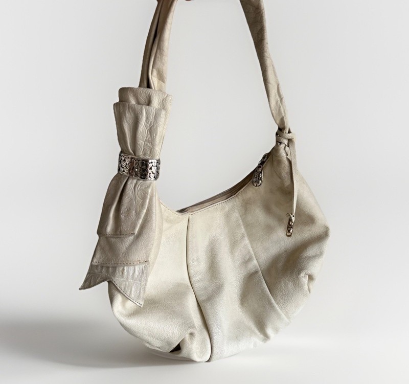 Vtg Brighton Off White Leather Handbag Silver Tone charm Hardware Shoulder Y2K