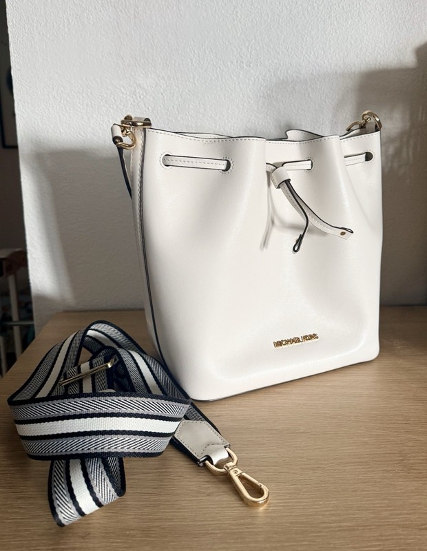 Michael Kors Eden MD Drawstring Shoulder Leather Crossbody Bucket Bag White