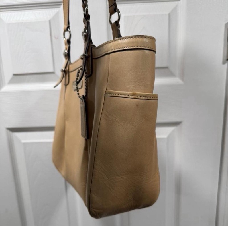 COACH Beige Tote Bag gallery